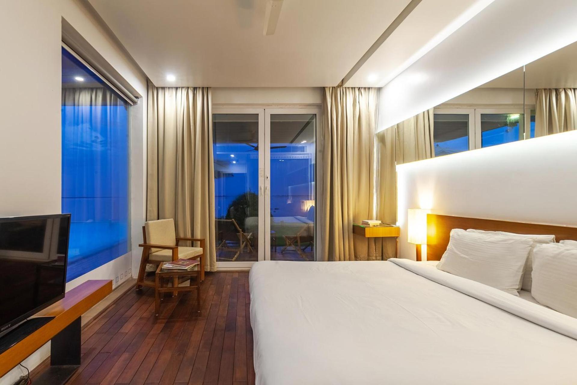 Stayvista At The Rain - River Villa With Infinity Pool Alappuzha المظهر الخارجي الصورة